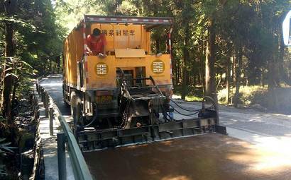 Sinoroader slurry sealer vehicle  helps the development of road construction in the Philippines